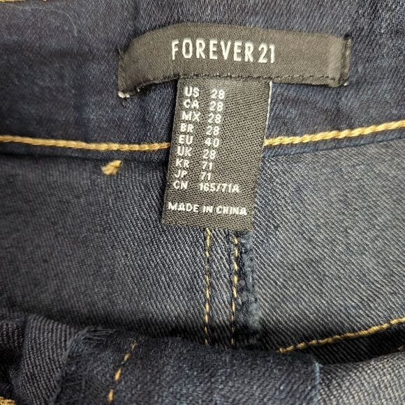 NWT Forever 21 size 28 indigo denim shorts - Picture 2 of 3